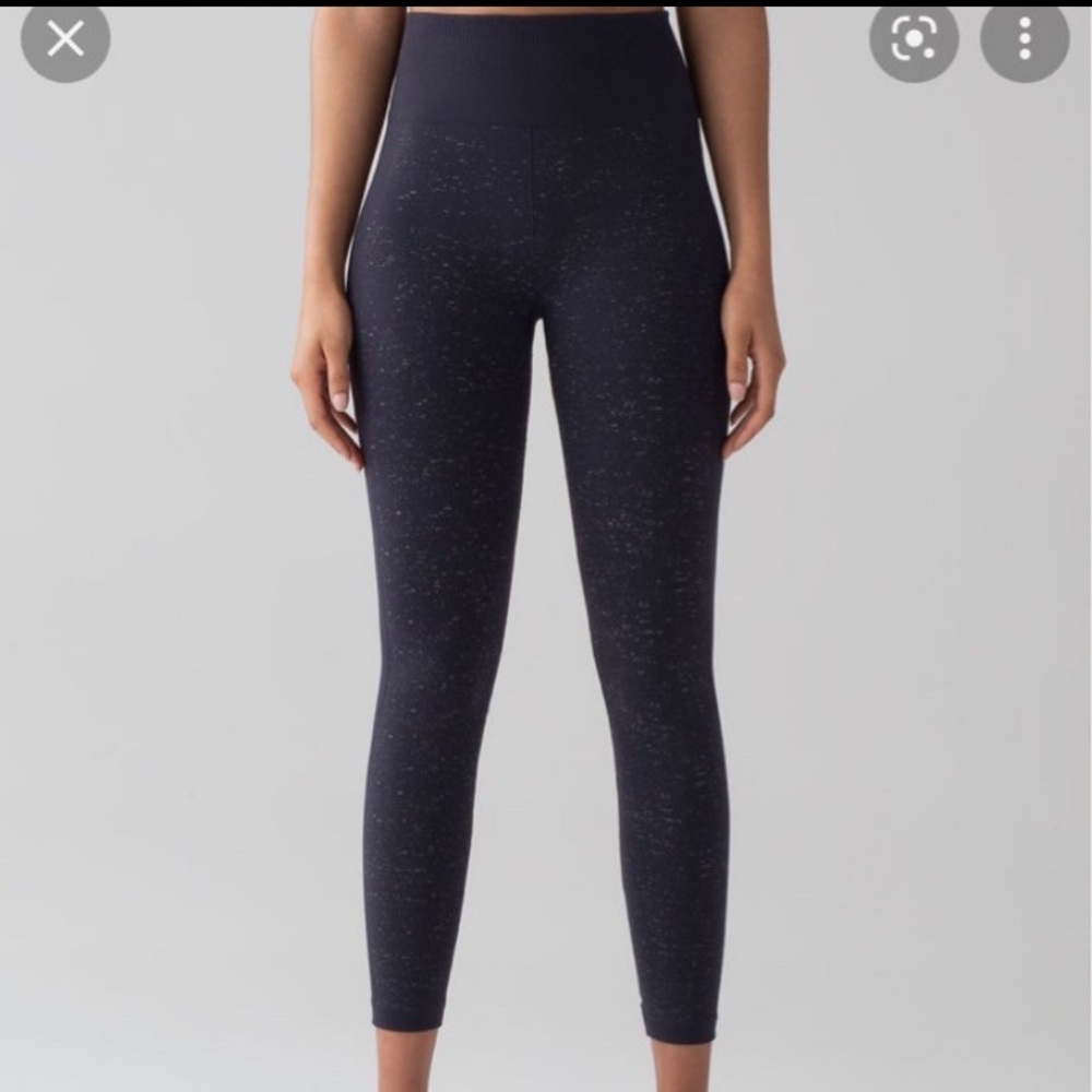 Lululemon Free To Flow 7/8 Tight/NAVY/10